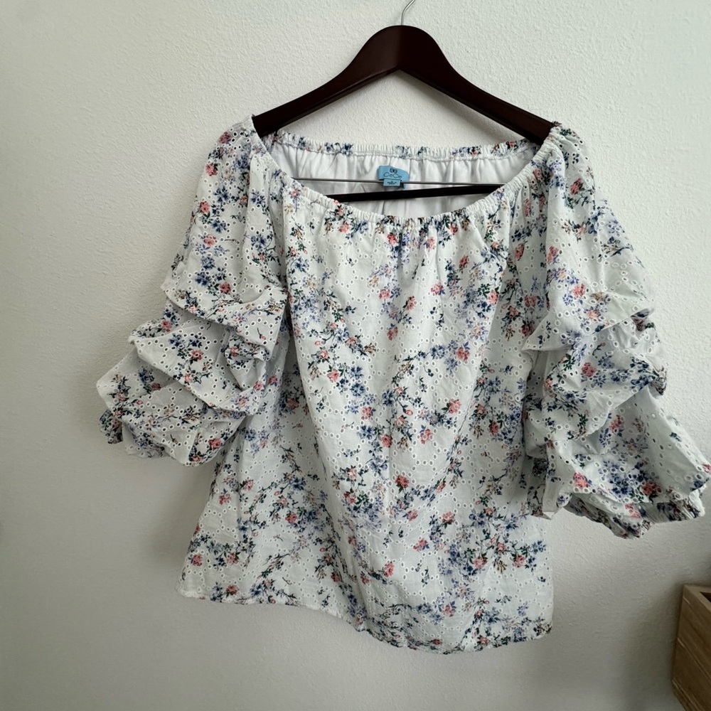 CeCe White Ruffled 3/4 Sleeve Blouse
